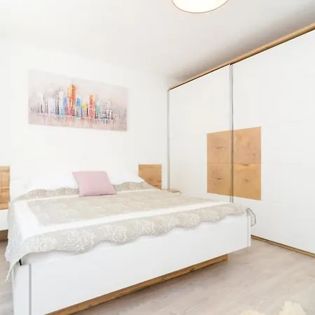 Aldo - Premium One Bedroom With Balcony And Partial Sea ... شقة تْسافتات
